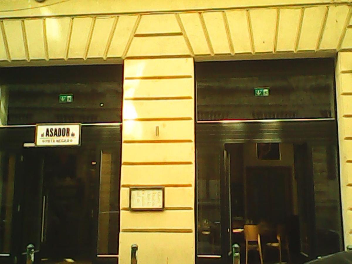 Operahouse Rooms Budapeste Exterior foto