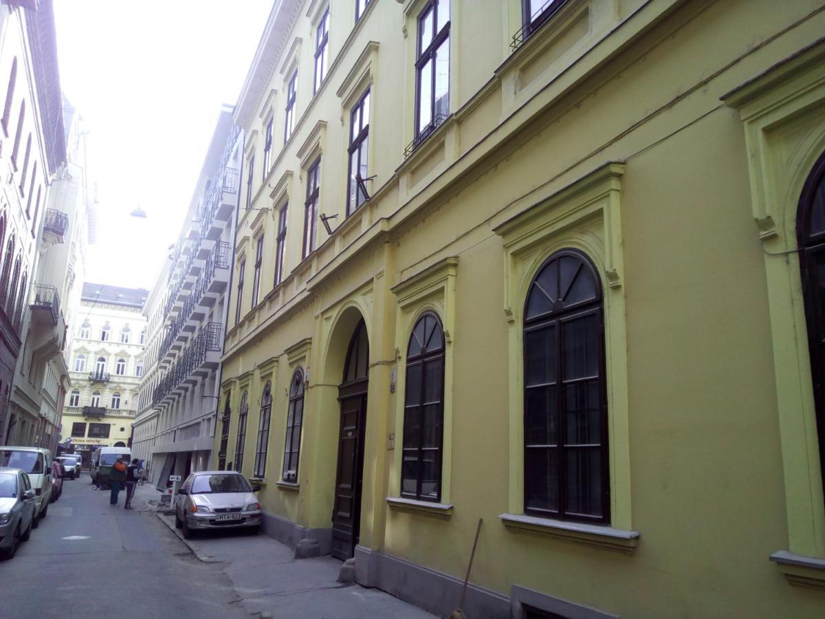 Operahouse Rooms Budapeste Exterior foto